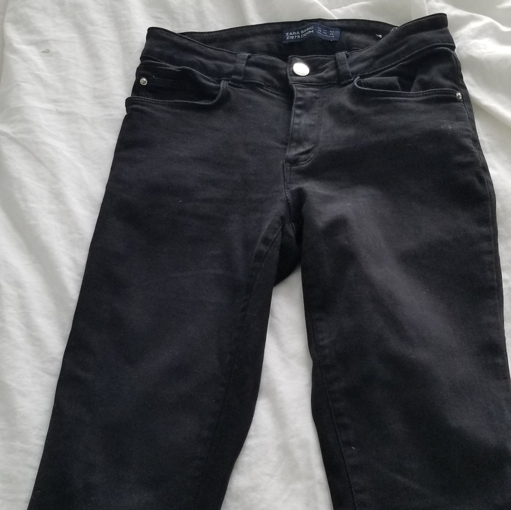 SOLD Zara Black High-waisted Skinny Jeans